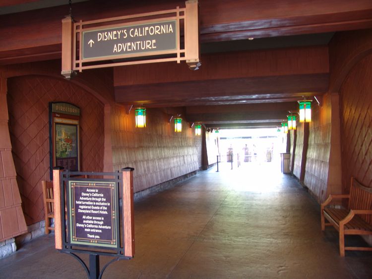 Disney's Grand Californian Hotel & Spa | Entrance Hallway Of the Park