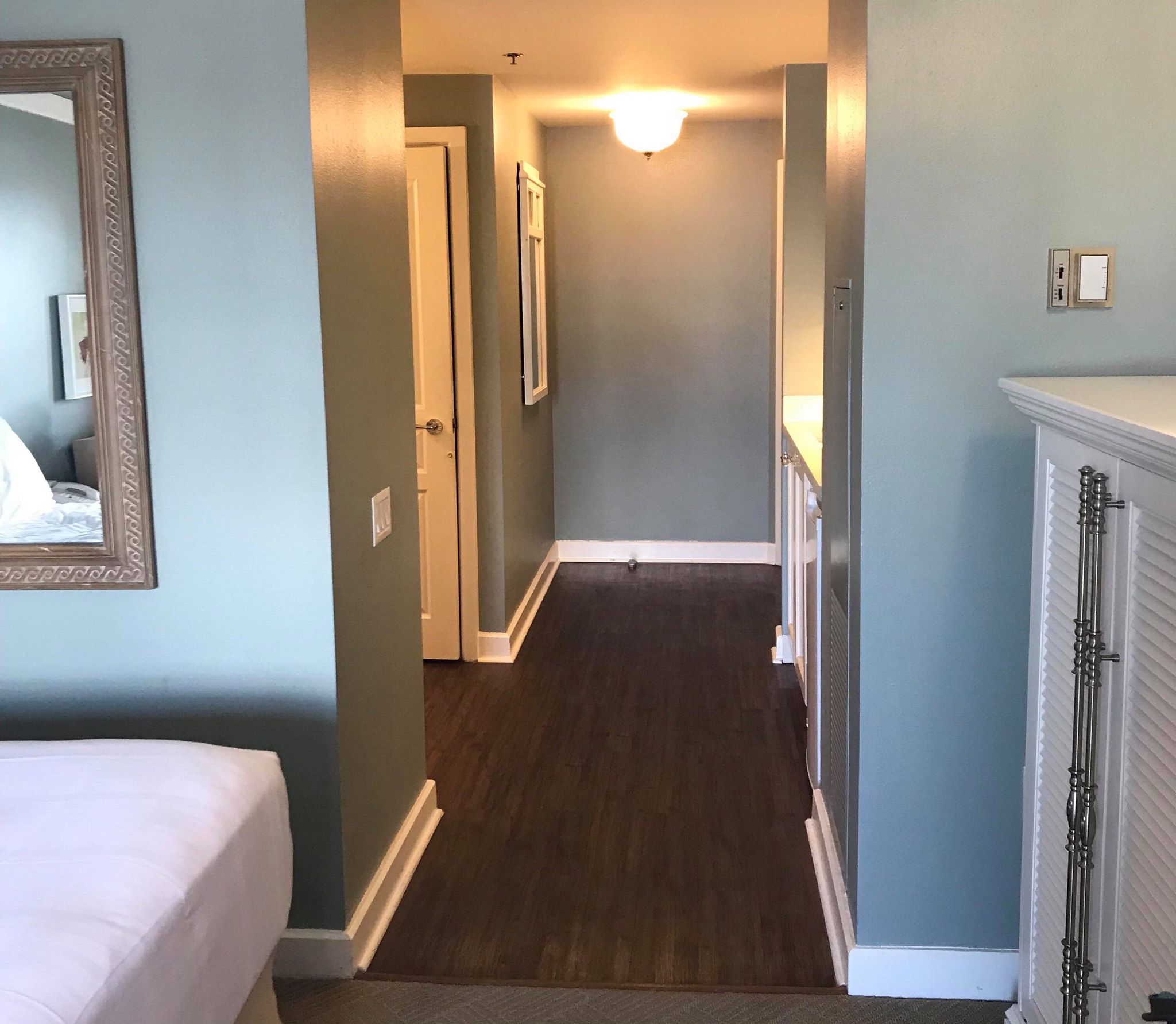 Boardwalk Villas Deluxe Studio | Hallway Of the Room To The Bathroom