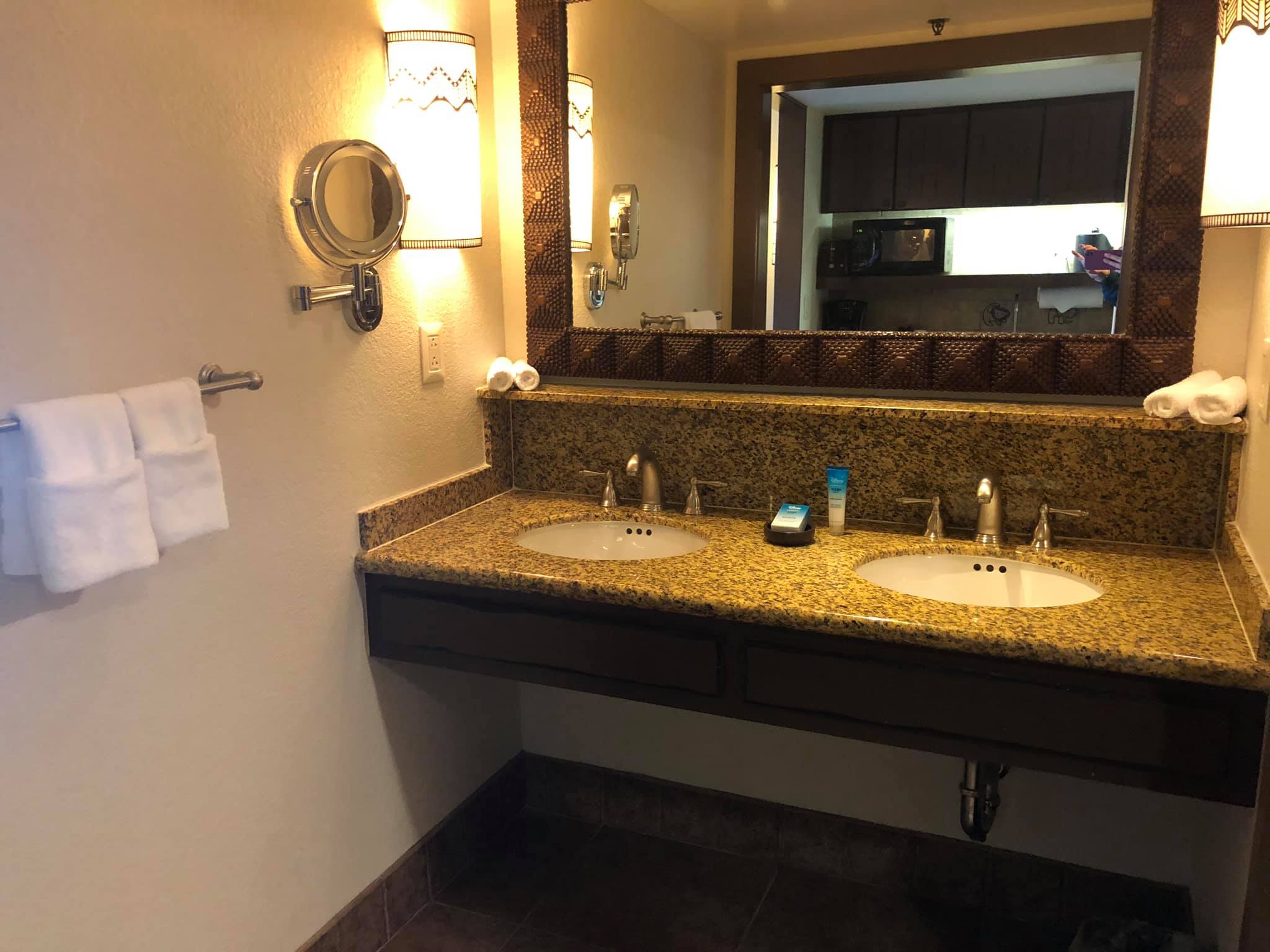 Animal Kingdom Villas | Wash Area With Mirror and Clean towel on the side