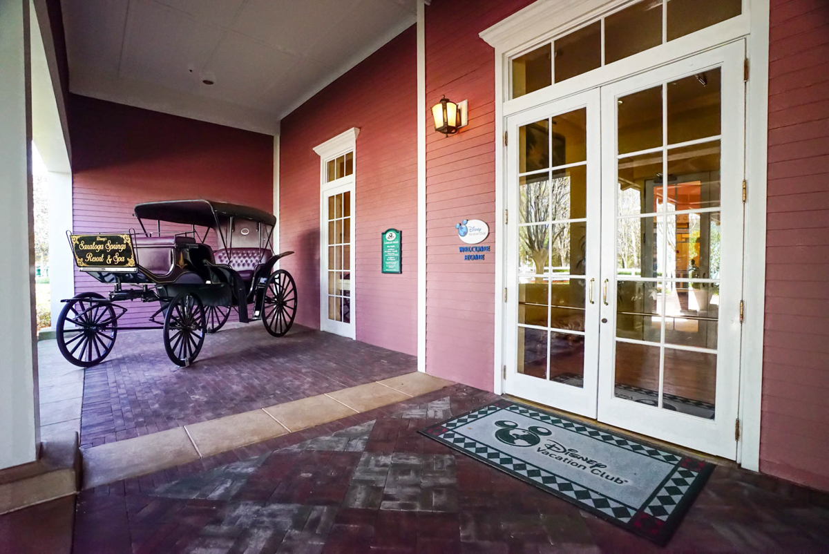 DVC Properties | Entrance to the Lobby at Saratoga Springs 